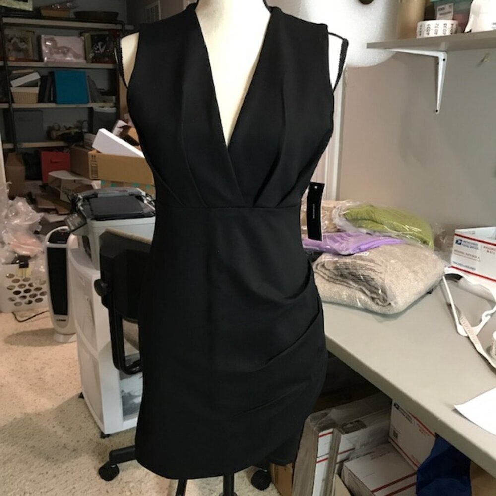 Lulu's Black Faux wrap sleeveless dress Size M, NWT